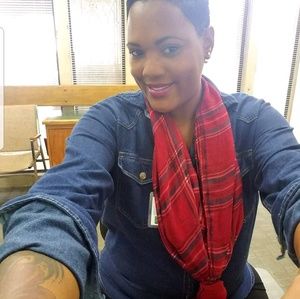 Meet your Posher, Camelia